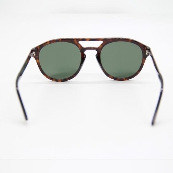 NEW GUCCI GG0689S 002 UNISEX SUNGLASSES GUCCI - Picture 7 of 11